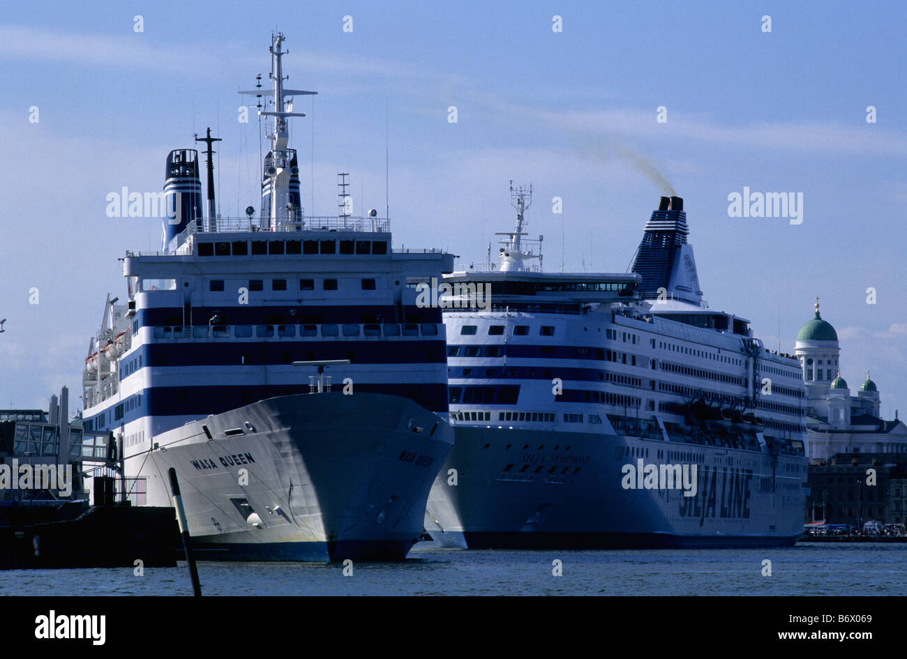 Meer Fähren angedockt an den verkehrsreichsten Passagierhafen in Finnland Helsinki. Stockfoto