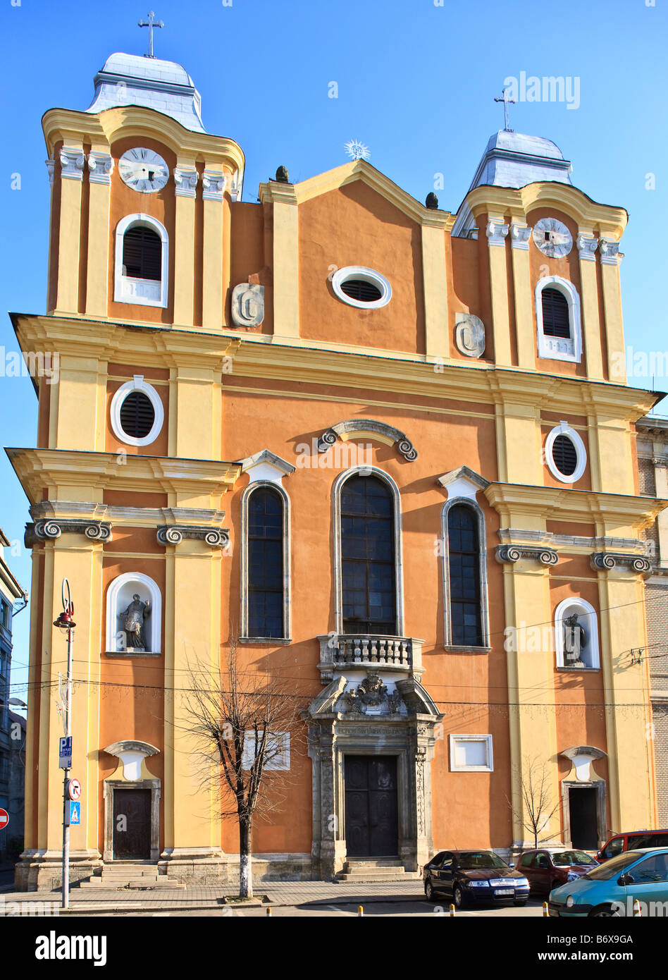 Barocke Piaristenkirche in Cluj-Napoca, Siebenbürgen, Rumänien. Stockfoto