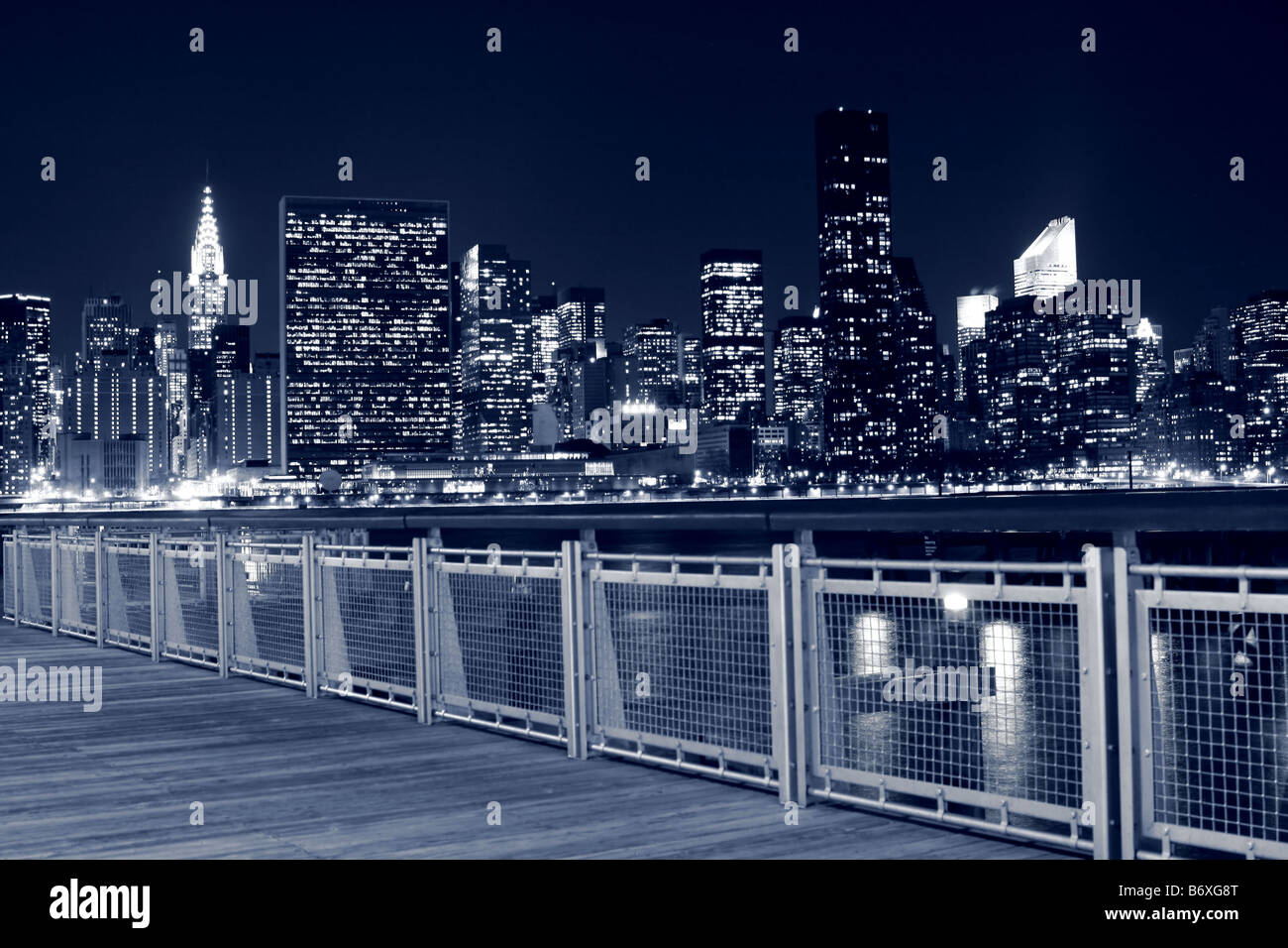 Skyline von Midtown Manhattan At Night, NYC Stockfoto