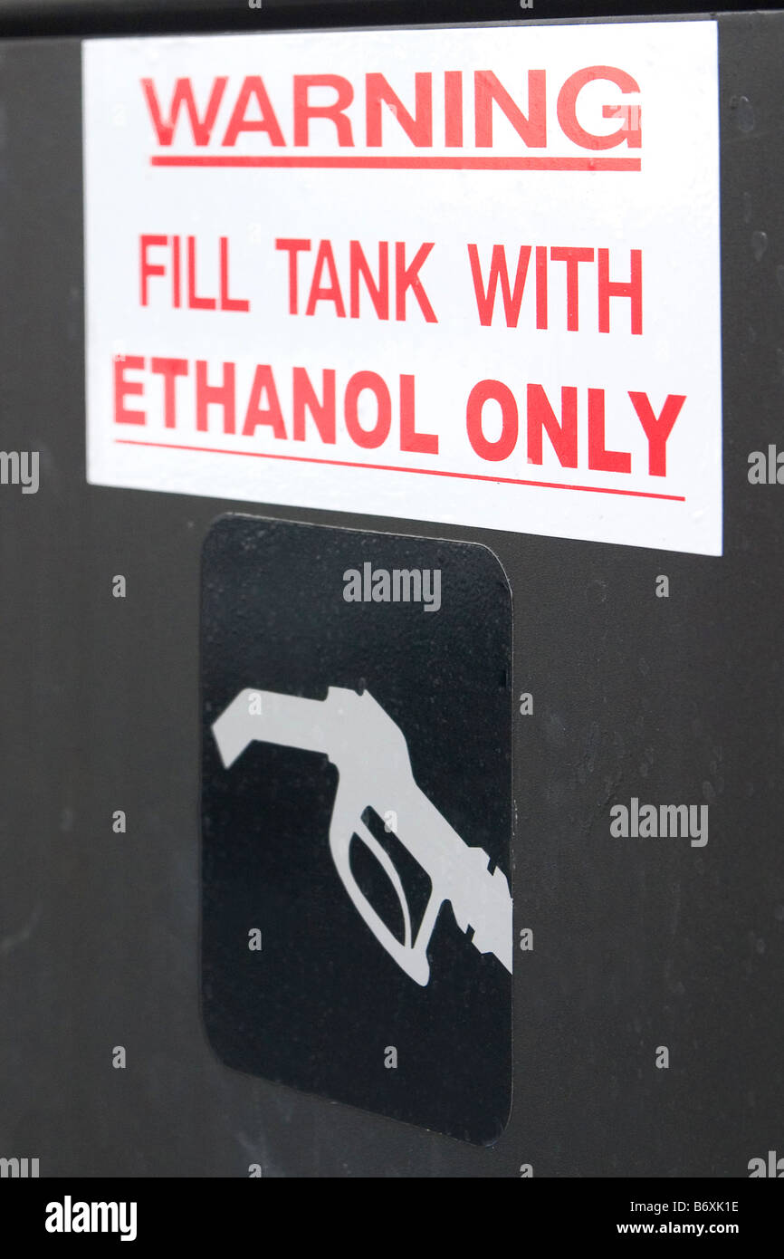 Warnschild an der Seite eines Ethanol betriebene Fahrzeug Stockfoto