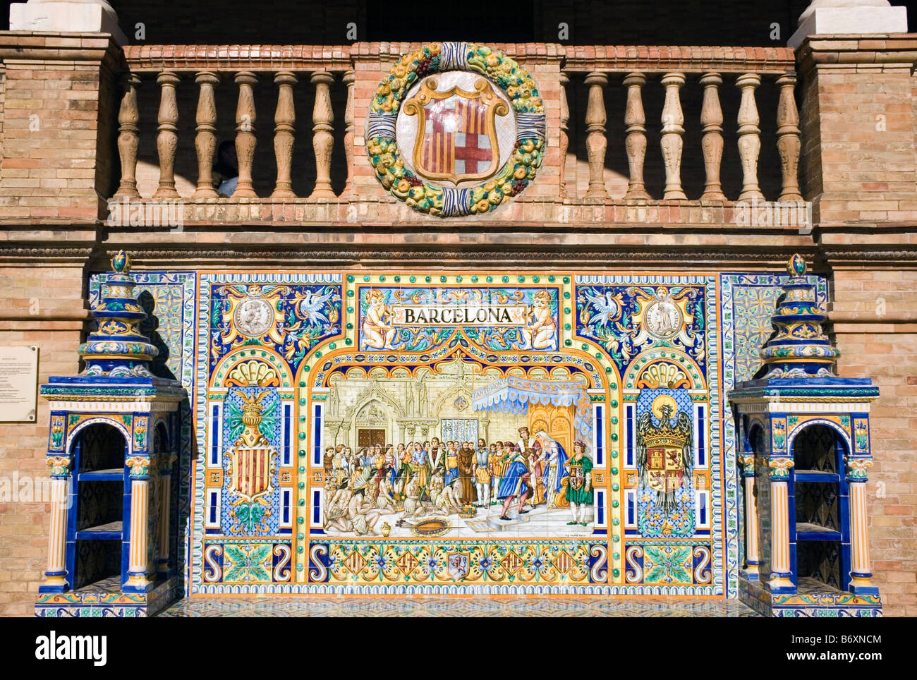 Sevilla, Spanien. Keramikfliesen auf der Plaza de España. Stockfoto