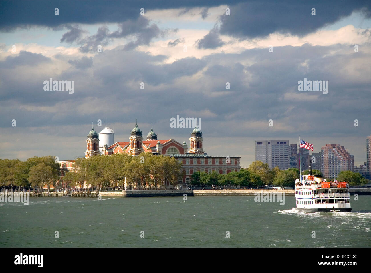 Ellis Island ist Teil der Statue von Liberty National Monument an der Mündung des Hudson River in New York Hafen New York Stockfoto