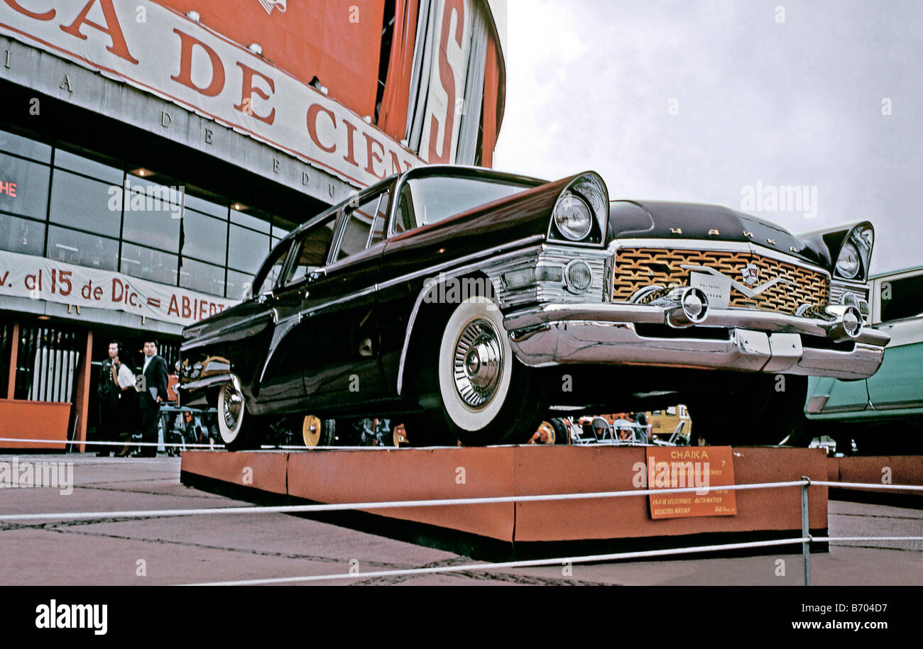 GAZ Chaika-Mk-1-Rennwagen auf einer russischen Handel Expo in Mexiko-Stadt, c. 1966 Stockfoto