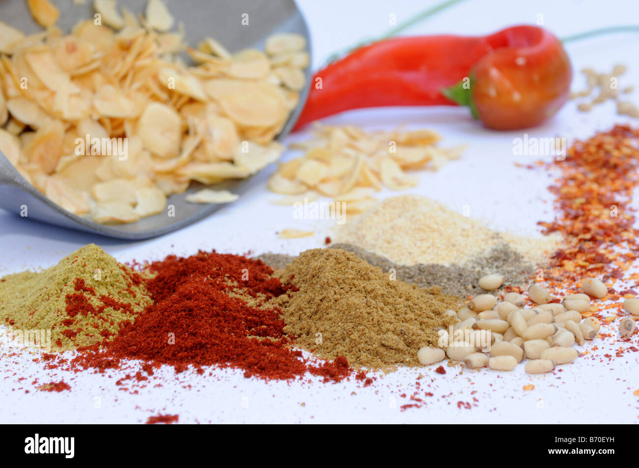 Stillleben mit Kräutern und Gewürzen Stockfoto, Bild 21524709 Alamy