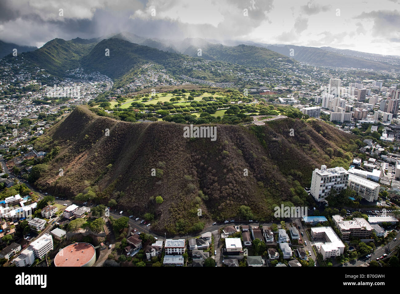 National Memorial Cemetery of the Pacific aus der Luft, Hololulu, Oahu, Hawaii Stockfoto
