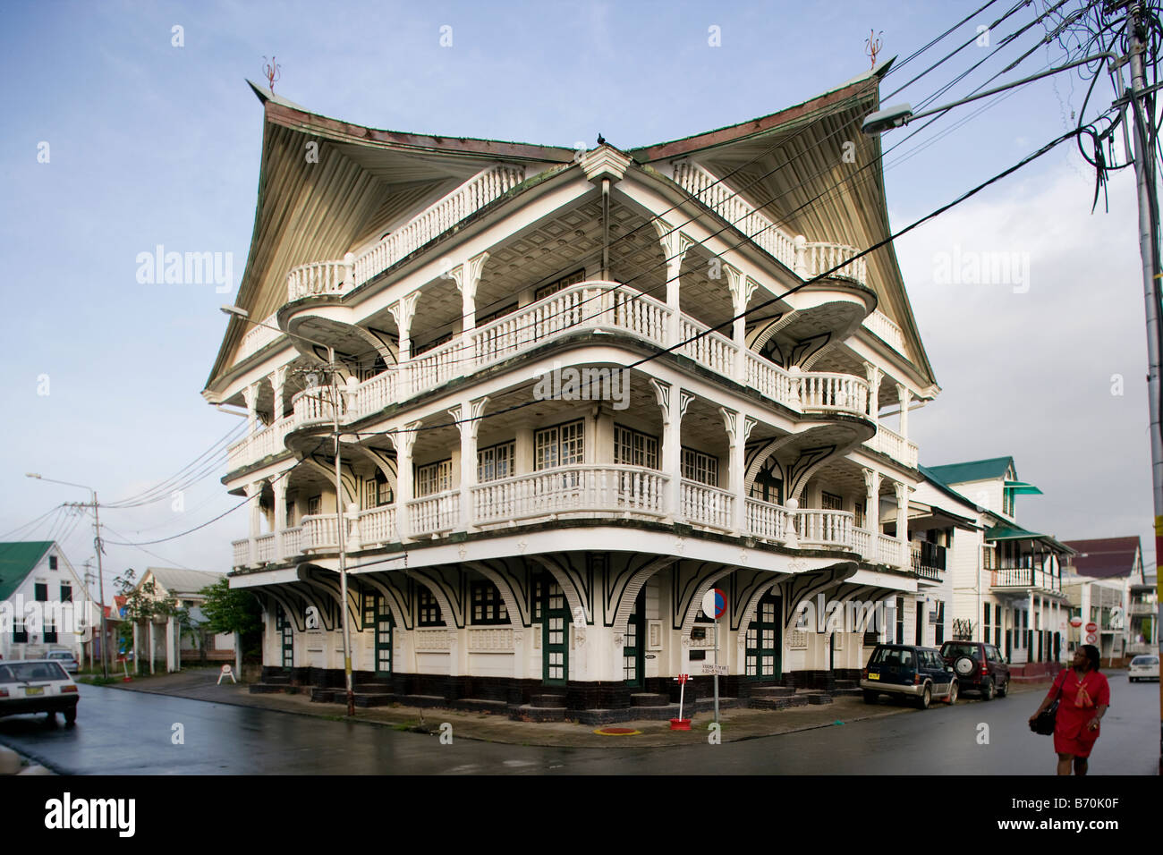 Suriname, Paramaribo, altes Holzhaus in der historischen Innenstadt. Stockfoto