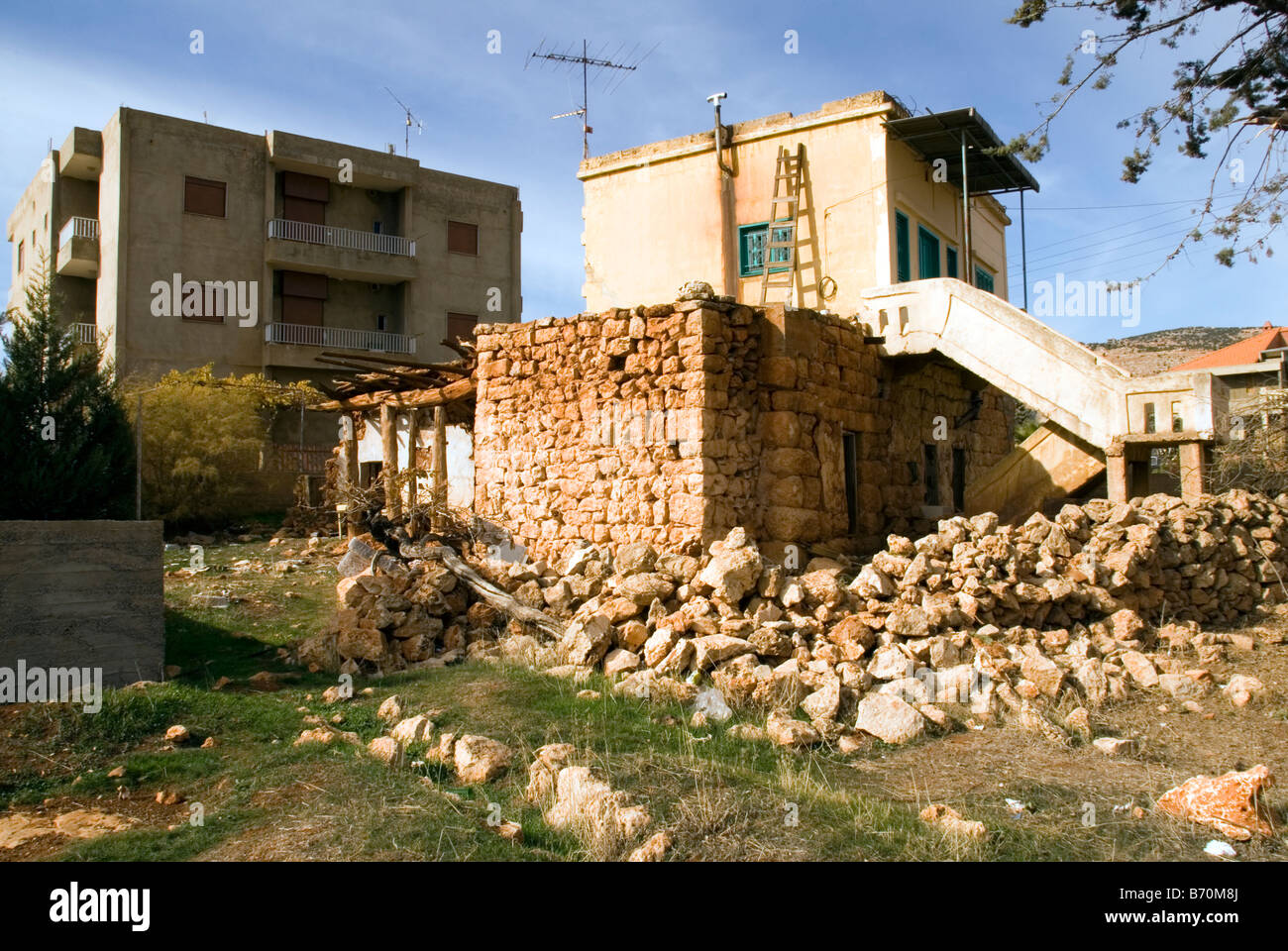 Ein Dorf, wo Christian und Müslüm Familien in Frieden nebeneinander leben Stockfoto