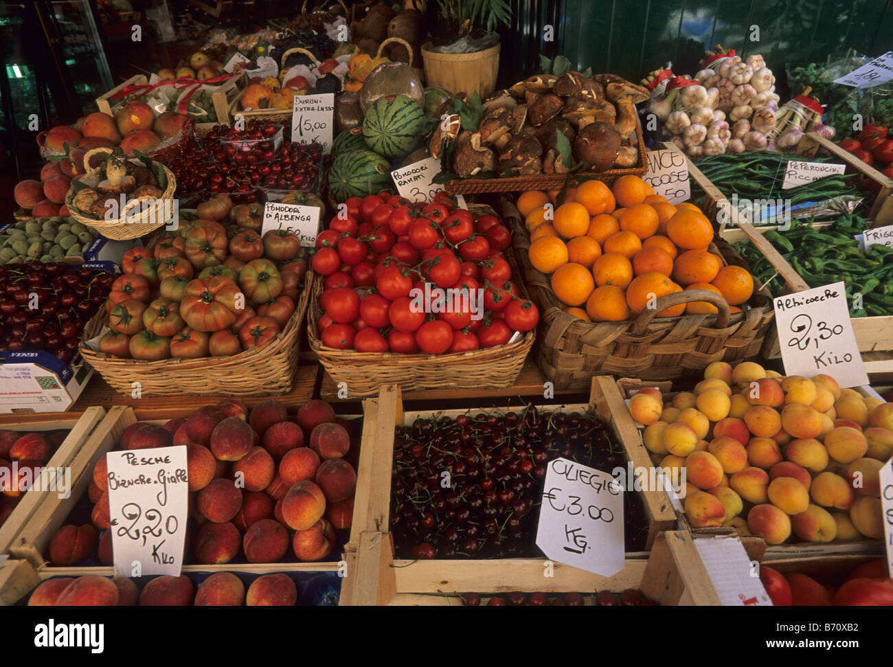 Elk173 1852 Italien Ligurien Cinque Terre Riomaggiore Lebensmittelgeschäft Obst Gemüse Stockfoto