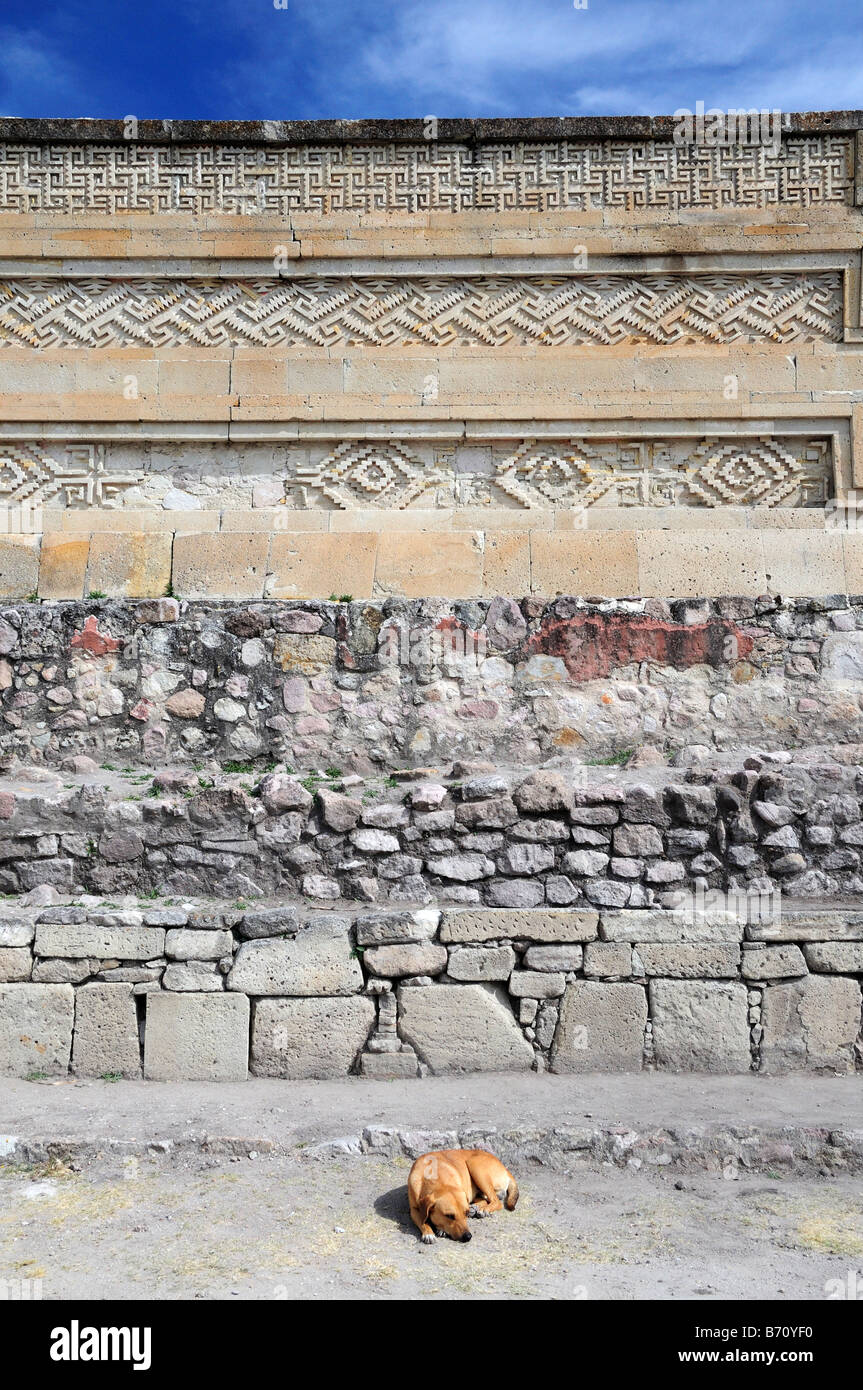 Reliefs und geometrischen Mustern in El Palacio Mitla Ruinen, Mexiko Stockfoto