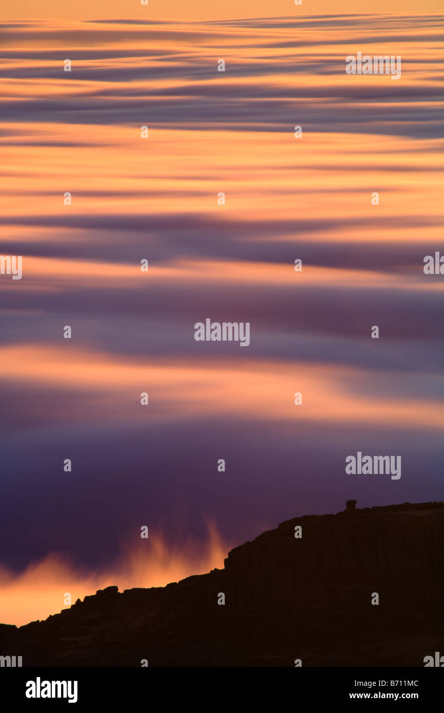 2000 Meter Sonnenuntergang mit Wolken bei Estrela Natural Park Bergkette, Portugal Stockfoto