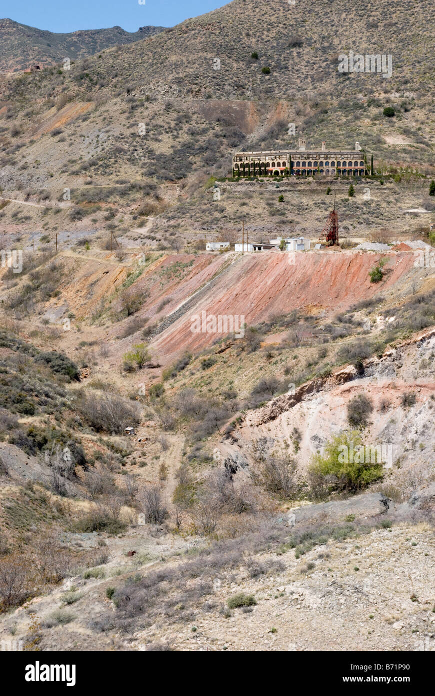 Das verlassene kleine Daisy Hotel in Jerome Arizona. Dieses Gebäude war einst ein Wohnheim für Arbeiter in der nahe gelegenen Mine Stockfoto