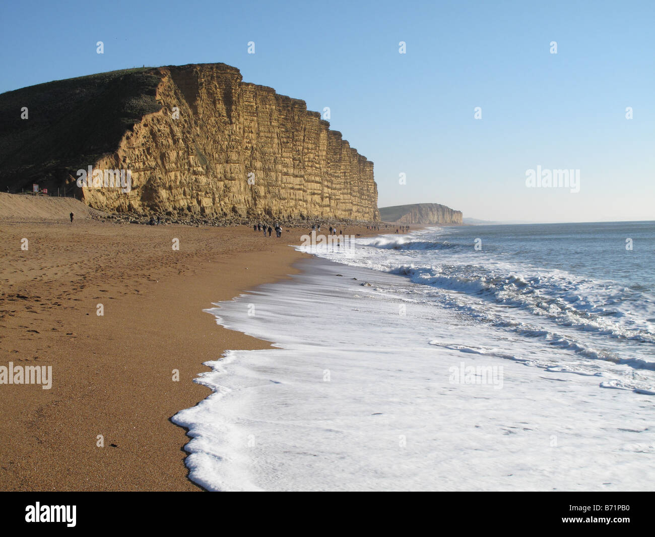 Strand Meer und Sandstein von East Cliff in West Bay in der Nähe von Bridport auf Jurassic Küste von Dorset Stockfoto