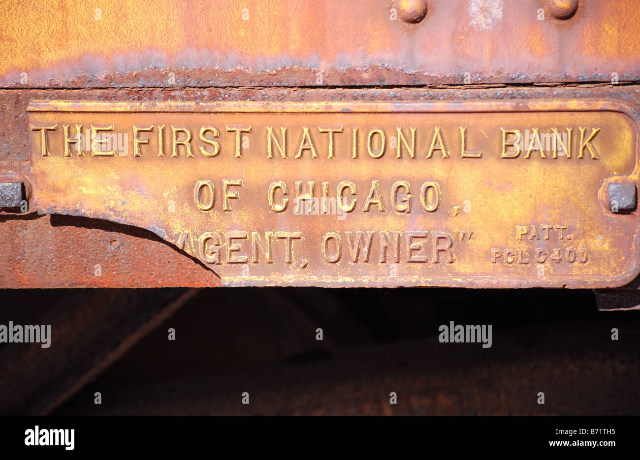 Nahaufnahme von einer Metallplatte auf einem Eisenbahn-Güterwagen - The First National Bank of Chicago, Stockfoto