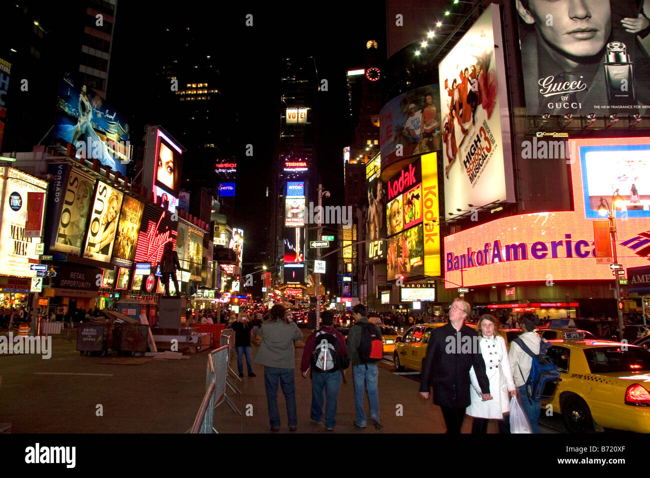 Times Square bei Nacht in Manhattan New York City New York USA Stockfoto