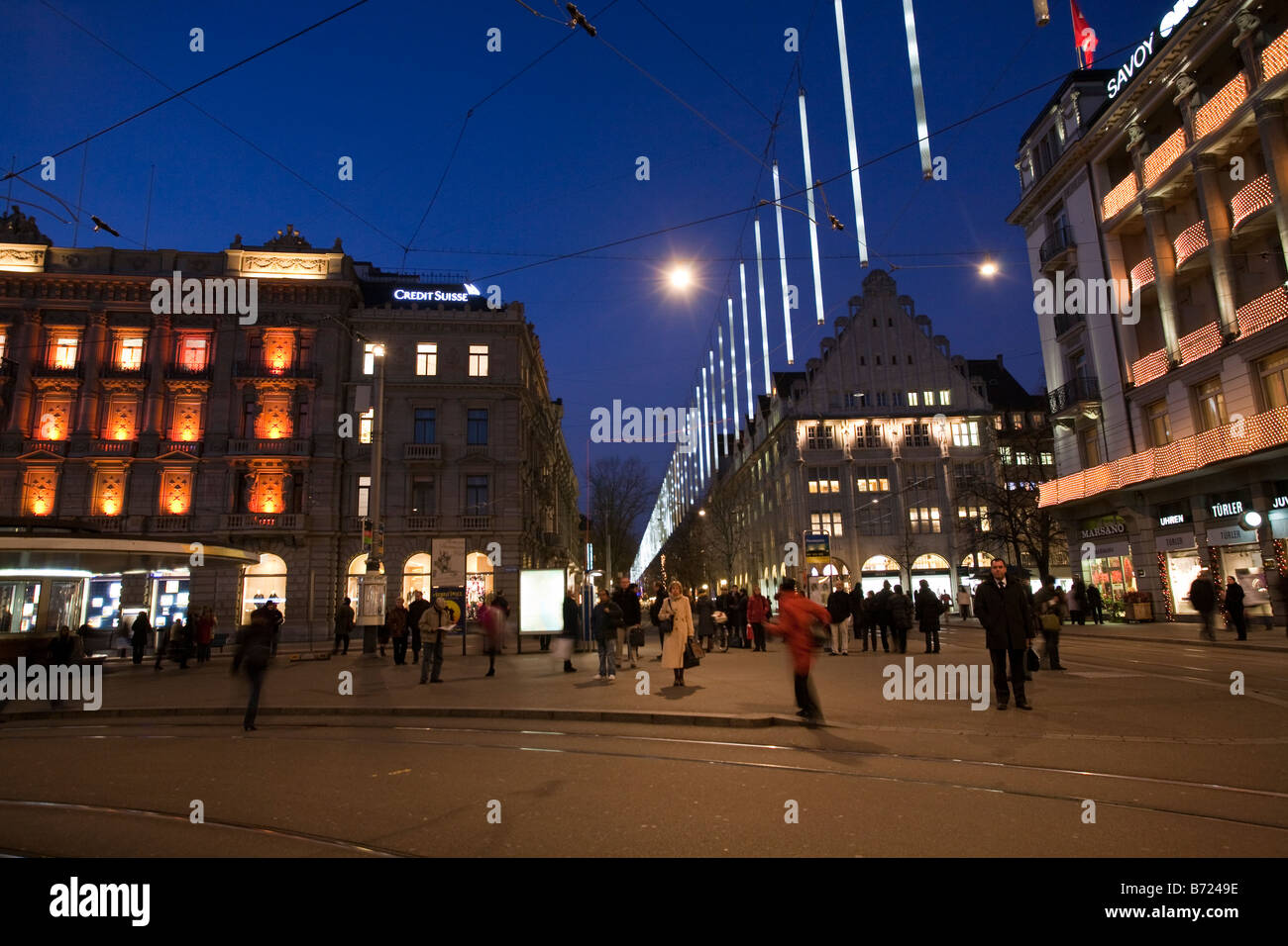 Parade-Platz bei Nacht mit Weihnachten Beleuchtung Zürich Schweiz  Stockfotografie - Alamy