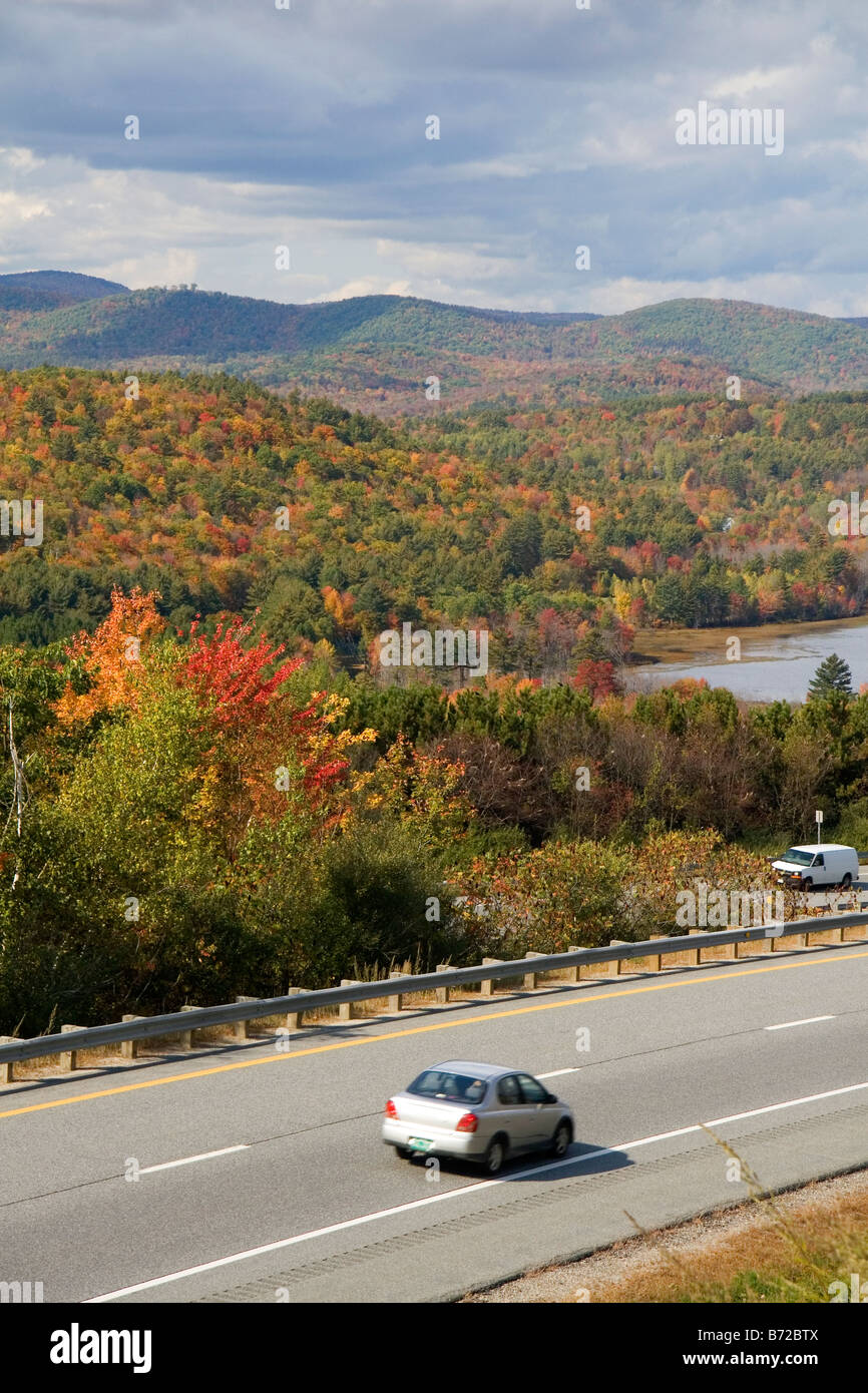 Herbstfarben entlang der interstate 89 in Sullivan County New Hampshire USA Stockfoto