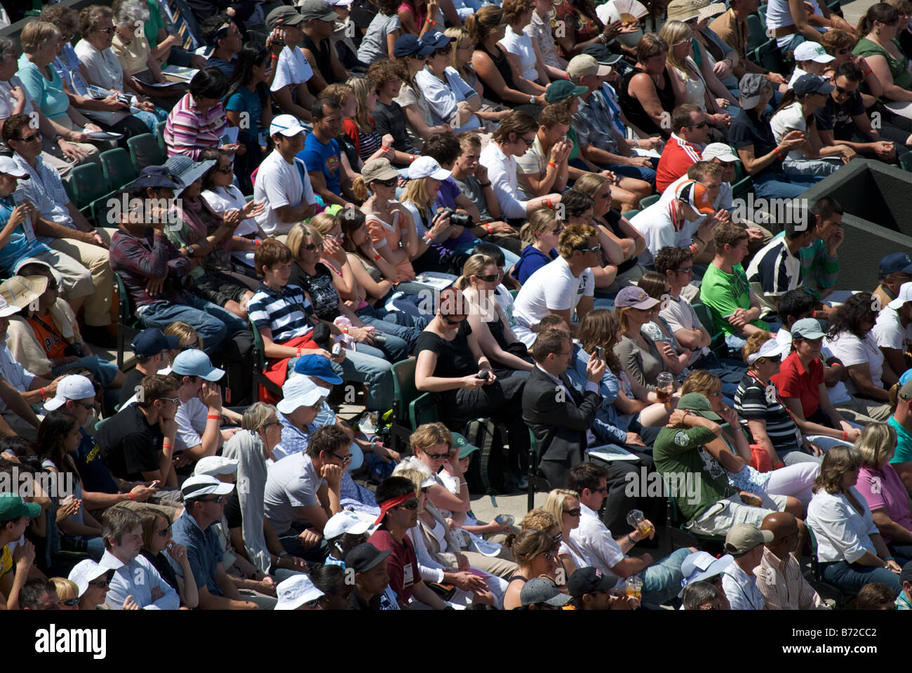 Das Publikum am Hof Nr. 1, Wimbledon 2008 Stockfoto