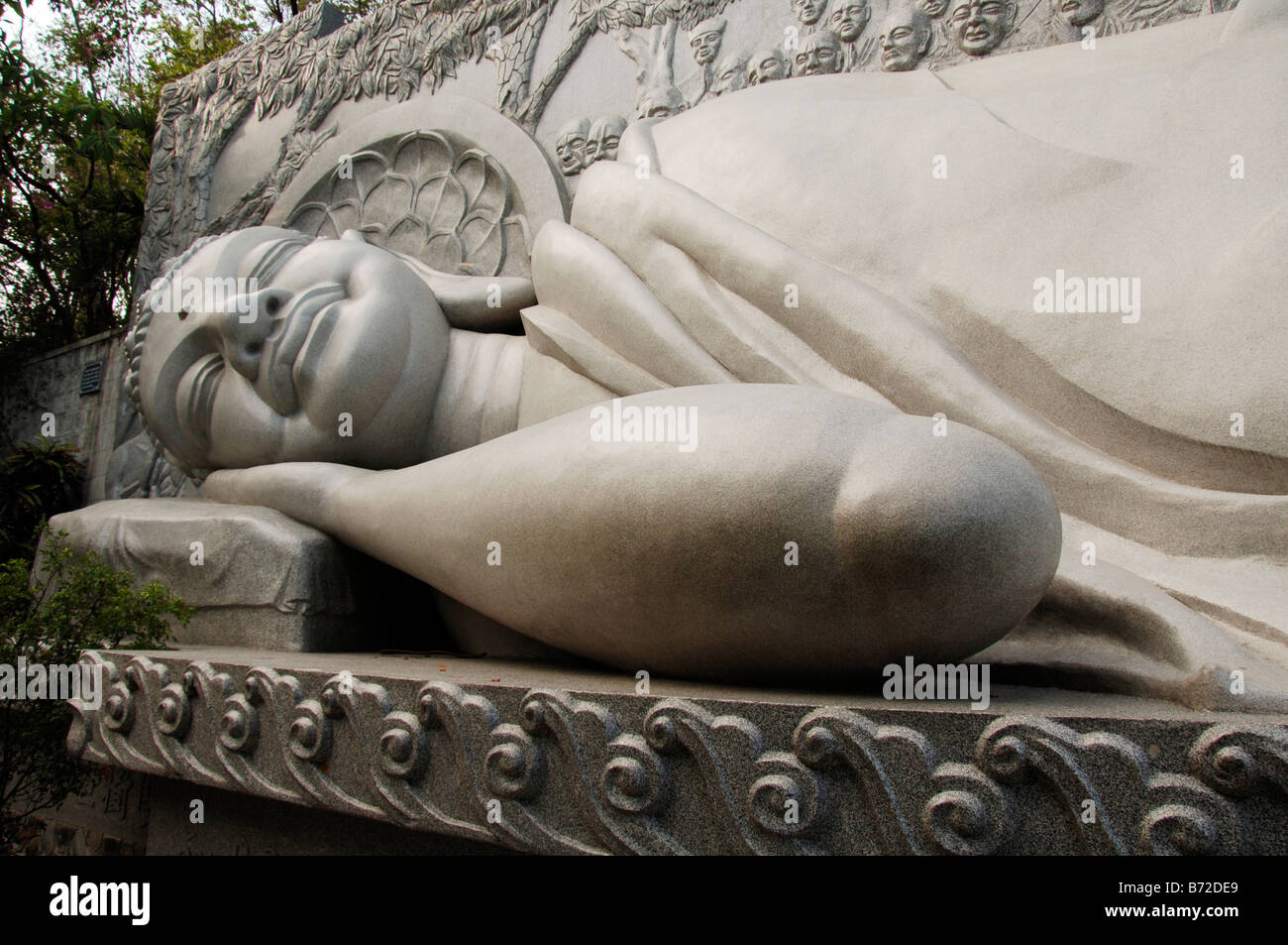 Weiße liegender Buddha Tuong Phat Nam Ta Cu Berg South Central Coast-Vietnam Stockfoto