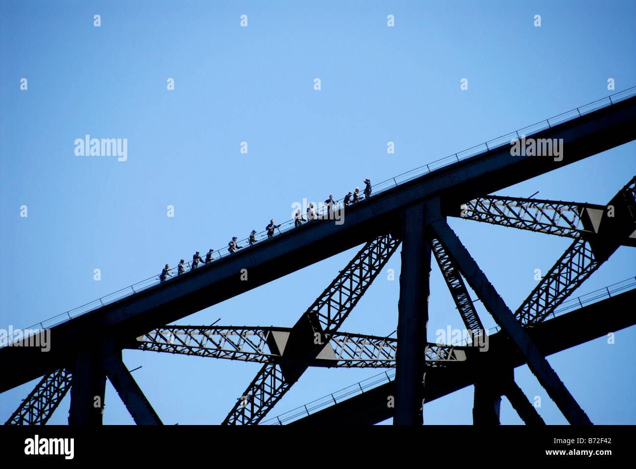 Touristen Klettern Sydney Bridge, Australien Stockfoto