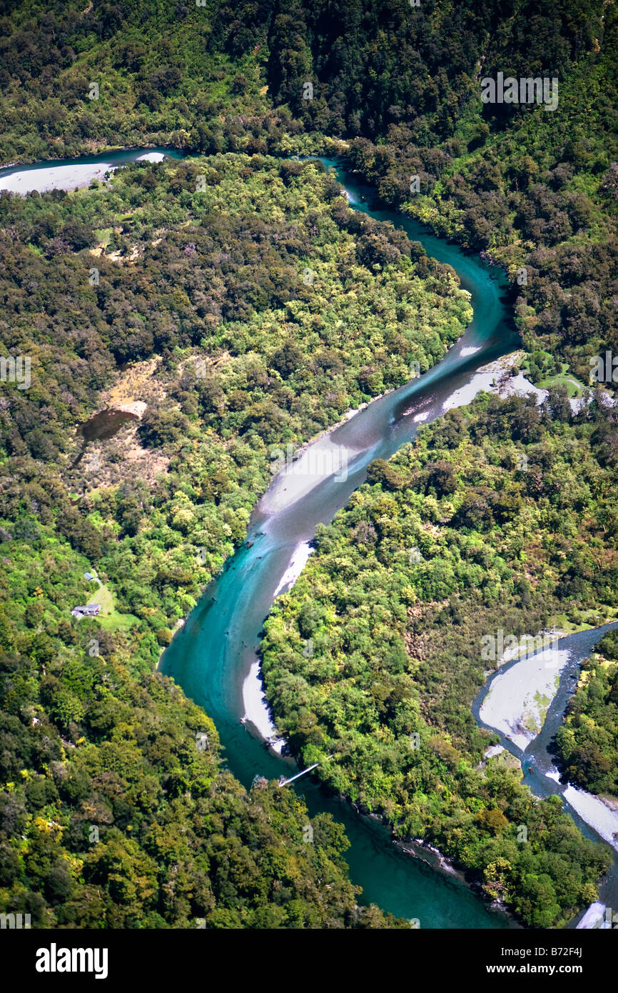 Neuseeland, Südinsel, Fiordland-Nationalpark, Milford Sound. Der Milford Track. Luft. Arthur River. Bootsschuppen. Stockfoto