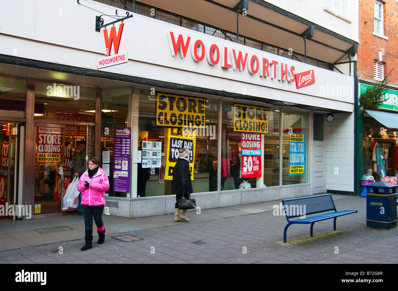 Woolworths "Letzten Tag" vor der Schliessung in Wiltshire England EU Stockfoto