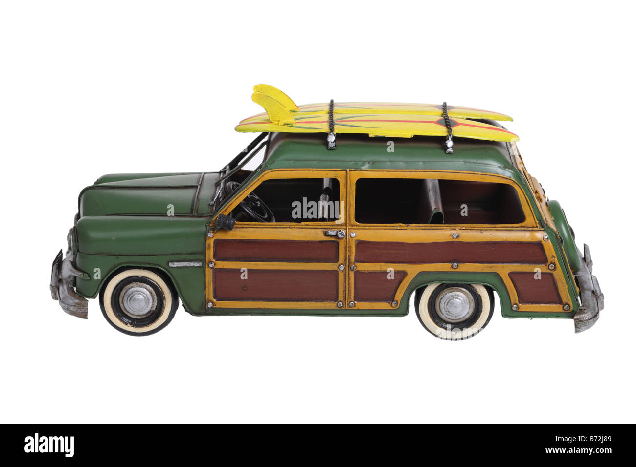 Klassische Woody Surfen Automobil Modell ausgeschnitten auf weißem Hintergrund Stockfoto