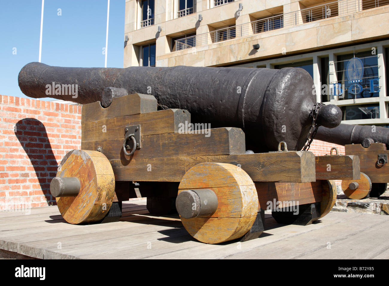 Kanonen der Chavonnes Batterie im Jahre 1726 erbaut und ist heute Standort für ein Museum V & A Waterfront Kapstadt Südafrika Stockfoto