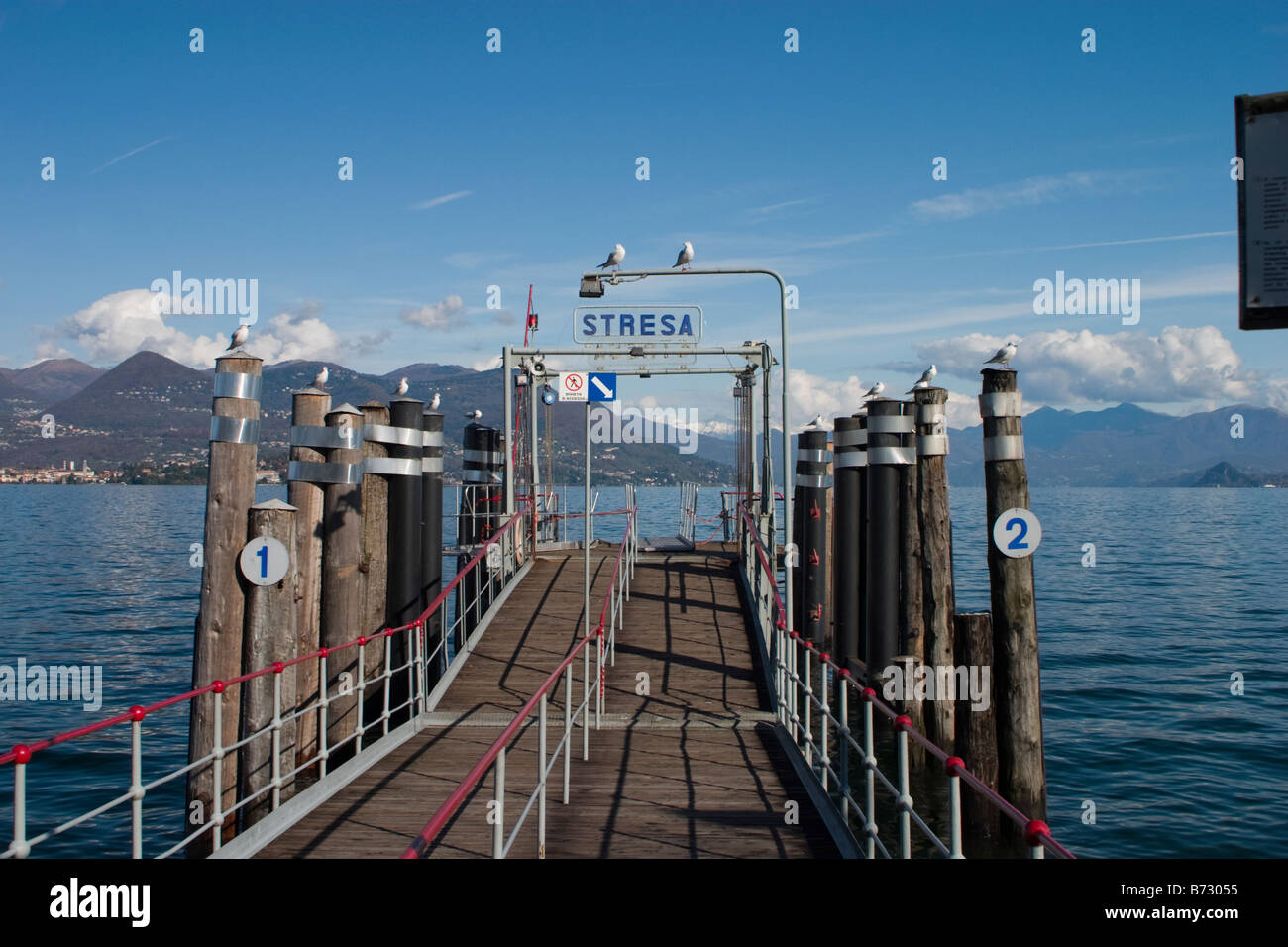 Anlegestelle für Embarquement auf Fähren, Isole Borromee am Lago Maggiore, Piemont, Italien Stockfoto