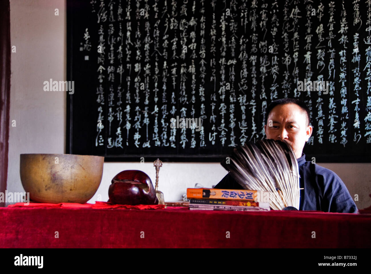 Chinesse Budhist Mönchs und Blackboard Xian Shaanxi China Stockfoto