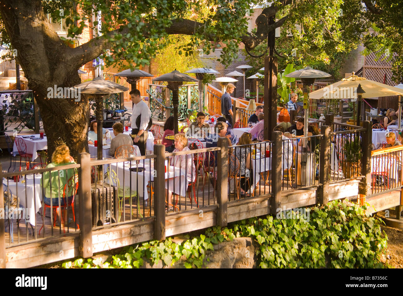 Terrasse von Novo Restaurant San Luis Obispo California Vereinigten Staaten von Amerika Stockfoto