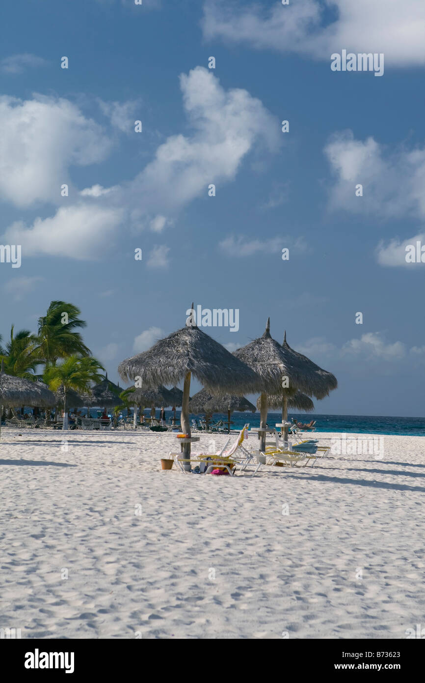Strandhütten am Arubas Eagle Beach Stockfoto