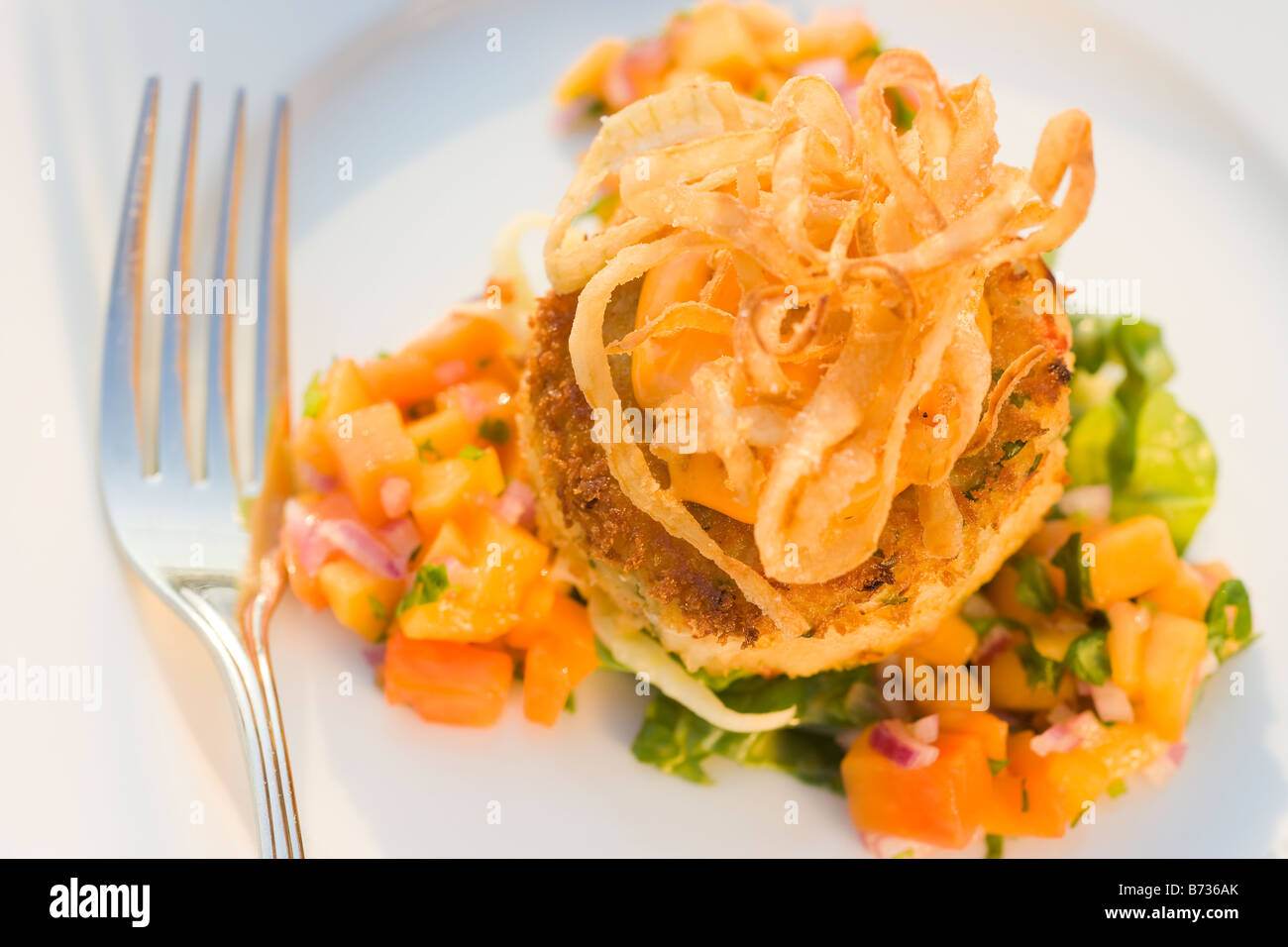 Dungeness und Klumpen blaue Krabbe Kuchen Vorspeise The Stonehouse Restaurant Montecito California Stockfoto