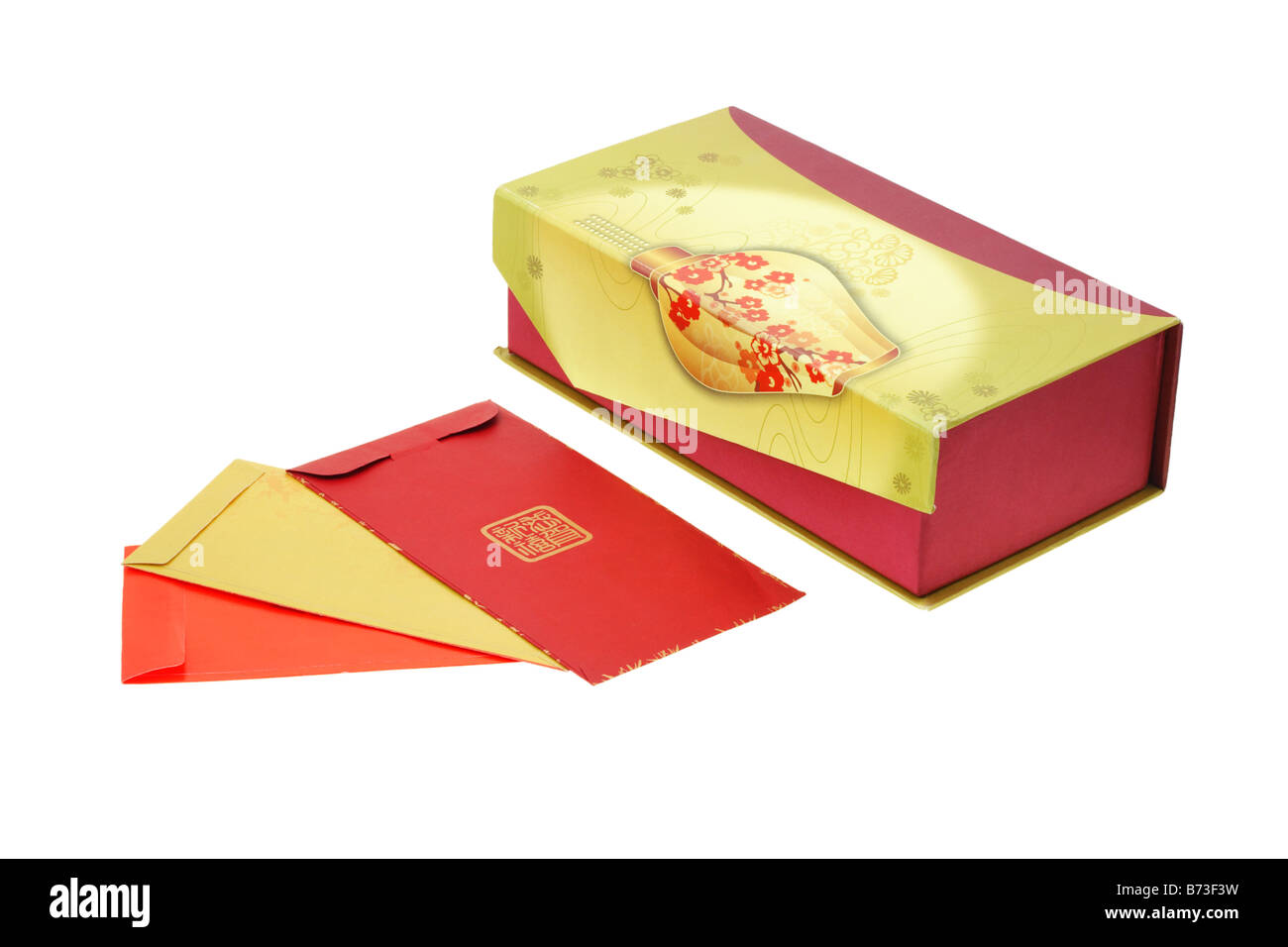 Chinesisches Neujahr rote Pakete und Geschenk-Box auf weißem Hintergrund Stockfoto