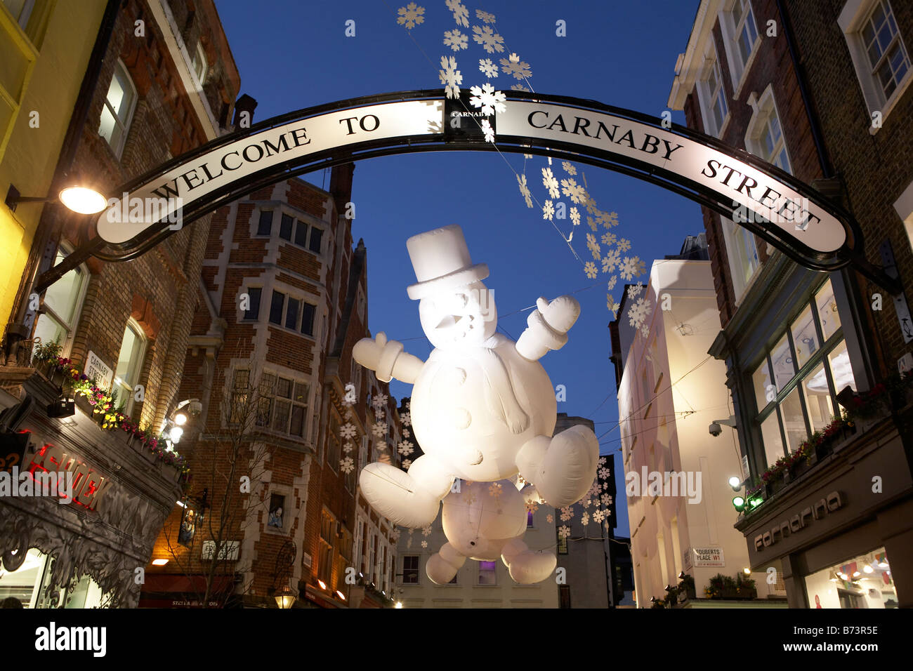 Riesiger Schneemann im Carnaby Street London UK Europe Stockfoto