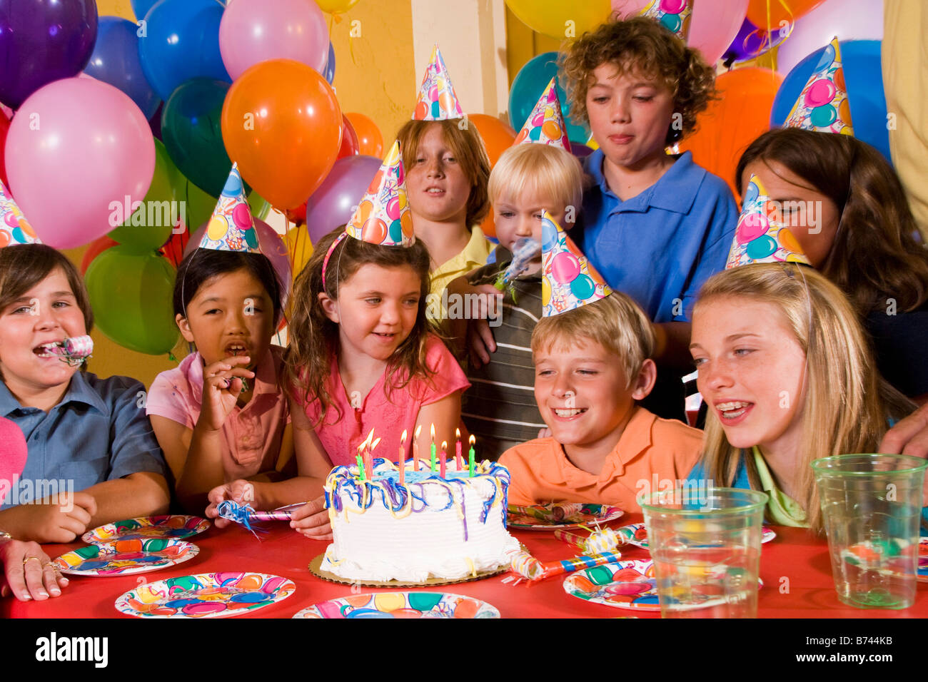 Gruppe von Kindern, die Spaß am Geburtstags-party Stockfoto