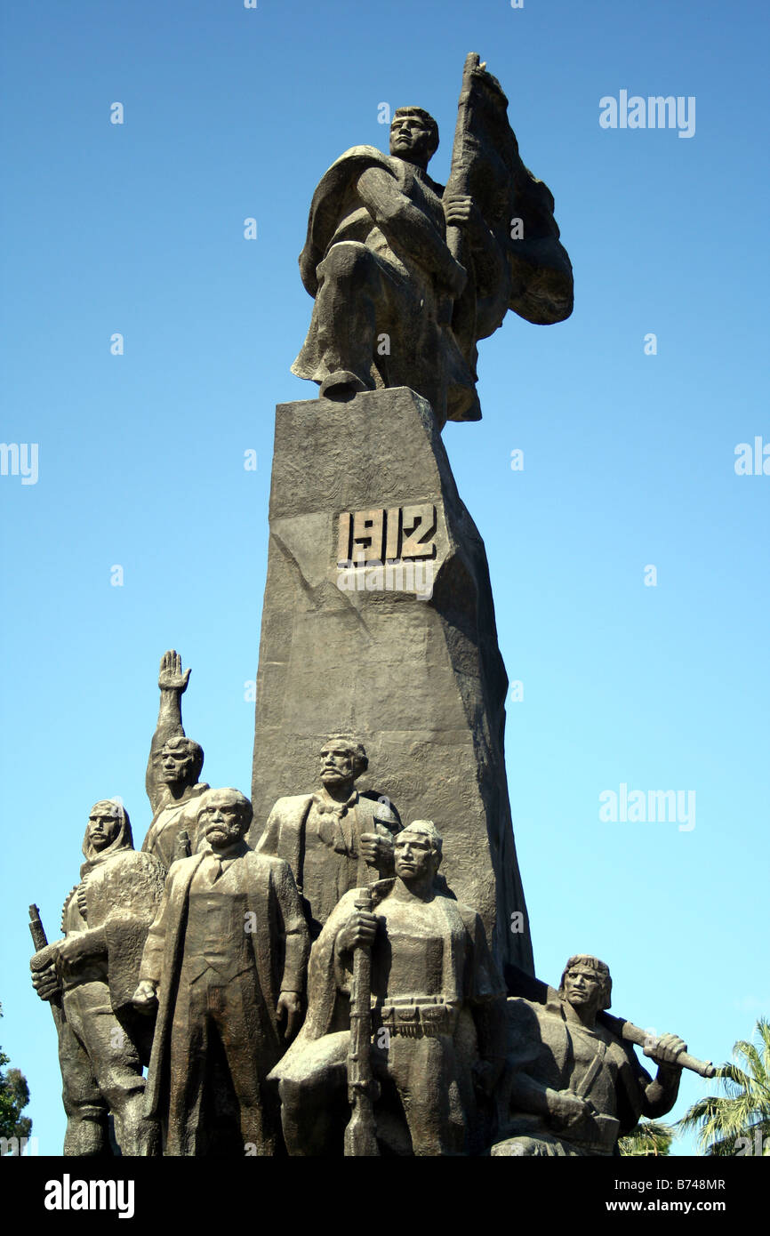 Kriegerdenkmal im albanischen Resort Stadt Durres/Durresi Stockfoto