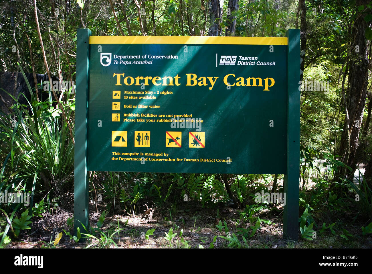 Neuseeland, Südinsel, Abel Tasman National Park. verfolgen Sie Zeichen. Stockfoto