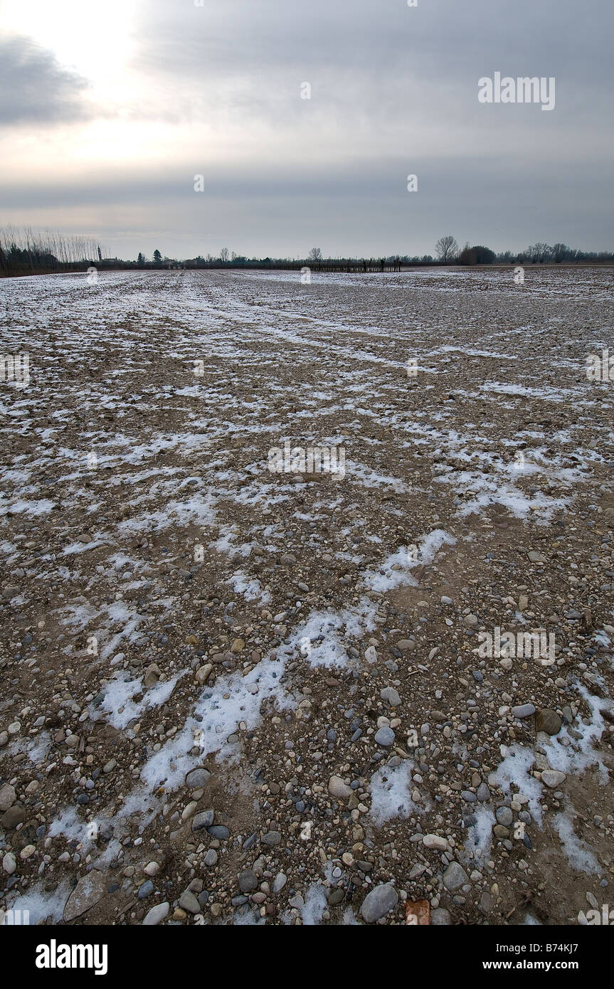 Ein gefrorenes gepflügte Feld im Winter Stockfoto