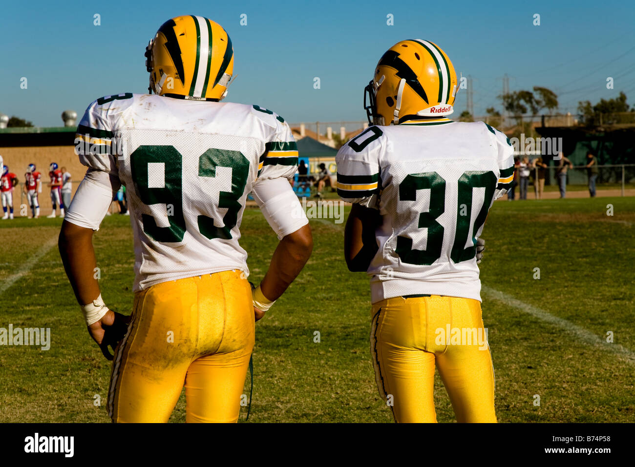 Rücken zwei Fußballspieler, Huntington Beach, Kalifornien, USA Stockfoto