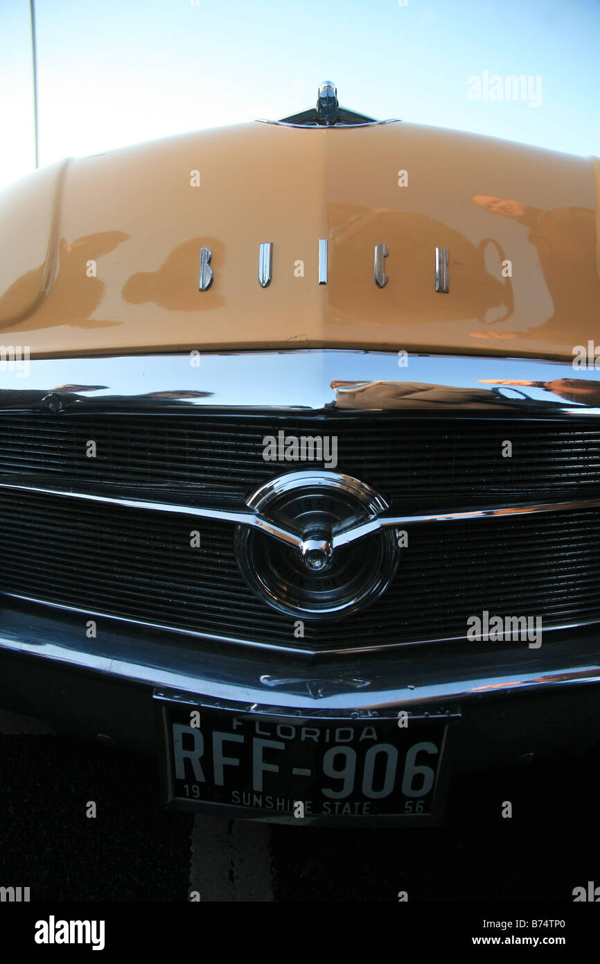 Nahaufnahme von einem Oldtimer Buick Motorhaube Stockfoto