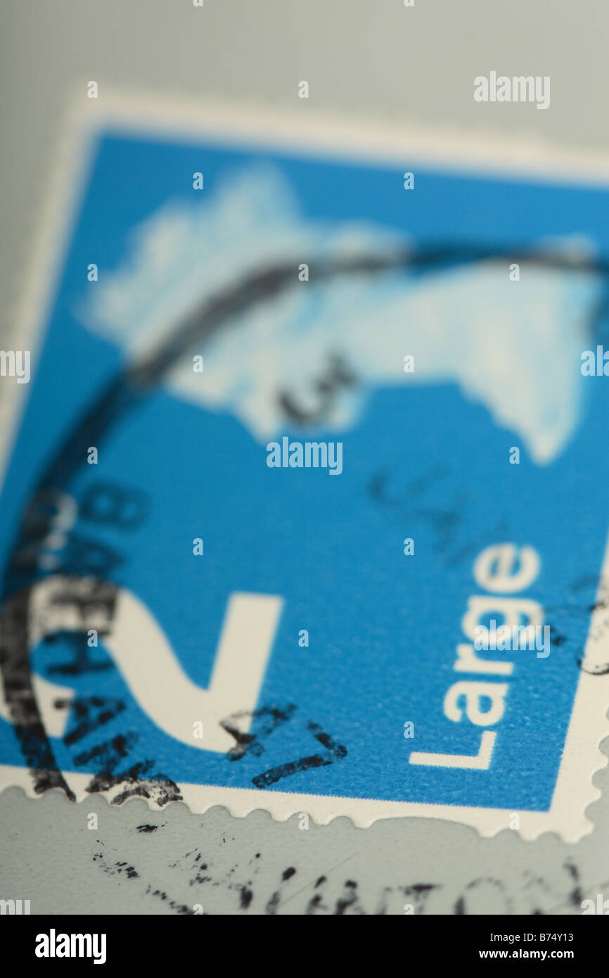 Royal Mail 2. Klasse Großbrief Paket Briefmarke mit Frank Stockfoto