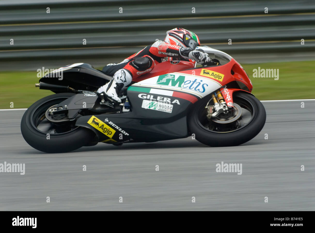 250er-italienischen Marco Simoncelli der Metis Gilera 2008 Polini Malaysian Motorrad-Grand-Prix Strecke in Sepang Malaysia Stockfoto