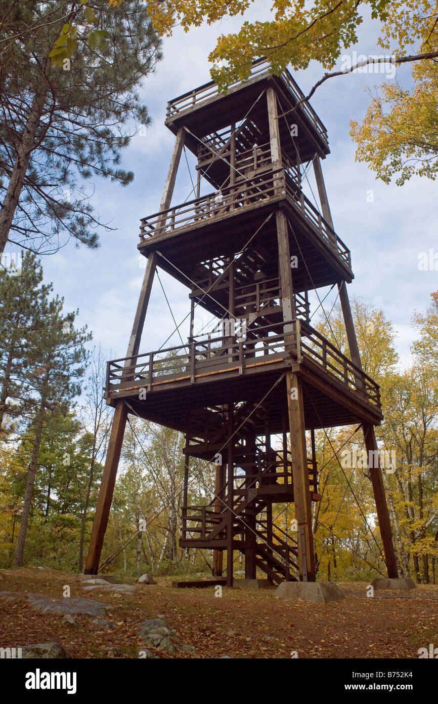 WISCONSIN - Turm auf dem Gipfel des Rib Mountain in Rib Mountain State Park in der Nähe von Wausau. Stockfoto