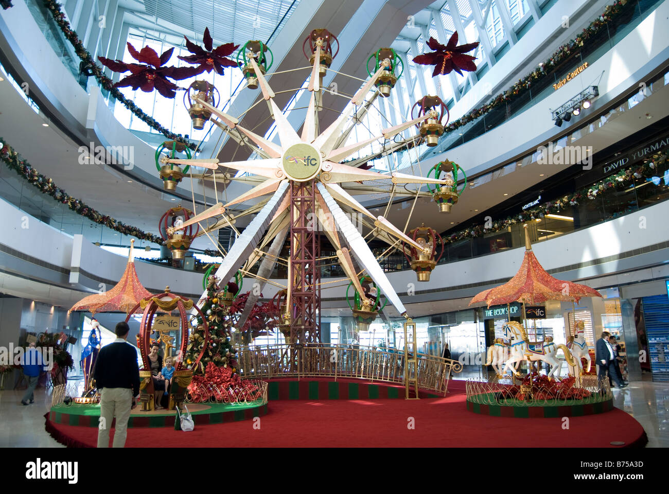 Weihnachten Kinder Fahrten, IFC Mall, Exchange Square, Sheung Wan, Victoria Harbour, Hong Kong Island, Hongkong, China Stockfoto