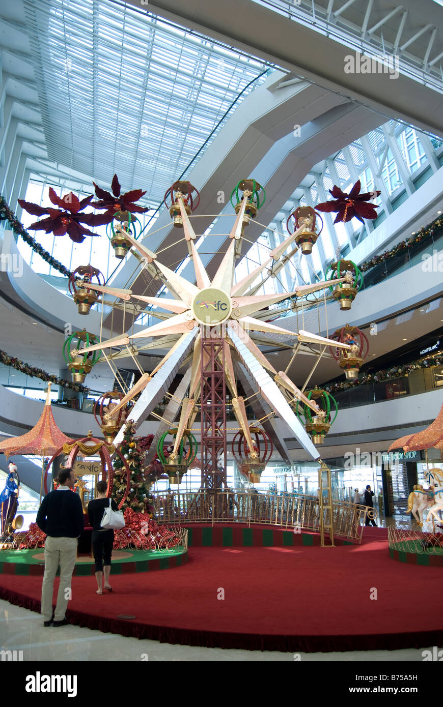 Weihnachten Kinder Fahrten, IFC Mall, Exchange Square, Sheung Wan, Victoria Harbour, Hong Kong Island, Hongkong, China Stockfoto