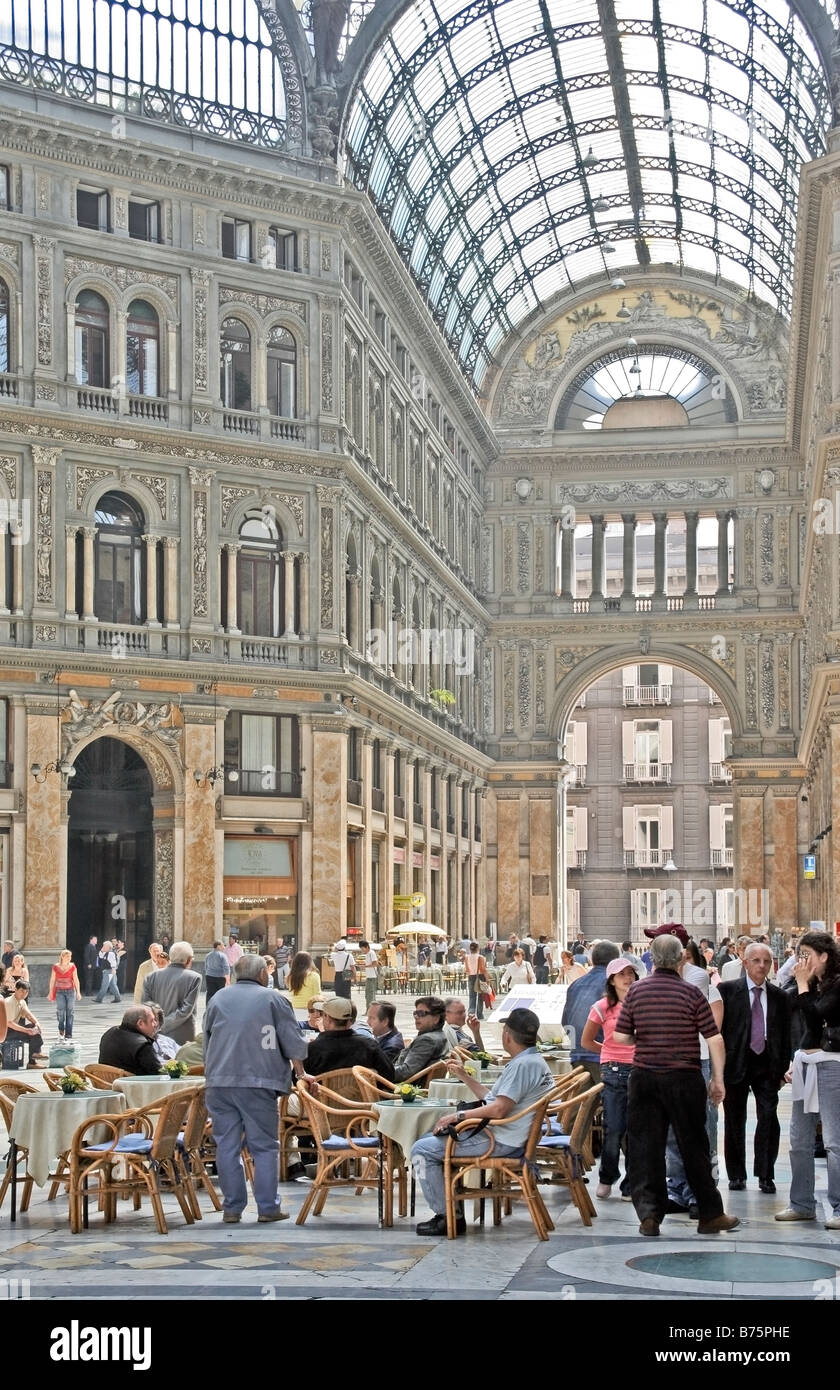 Späten viktorianischen Einkaufszentrum Galleria Umberto I, Via Toledo / Via Roma, Neapel, Kampanien, Italien. Stockfoto