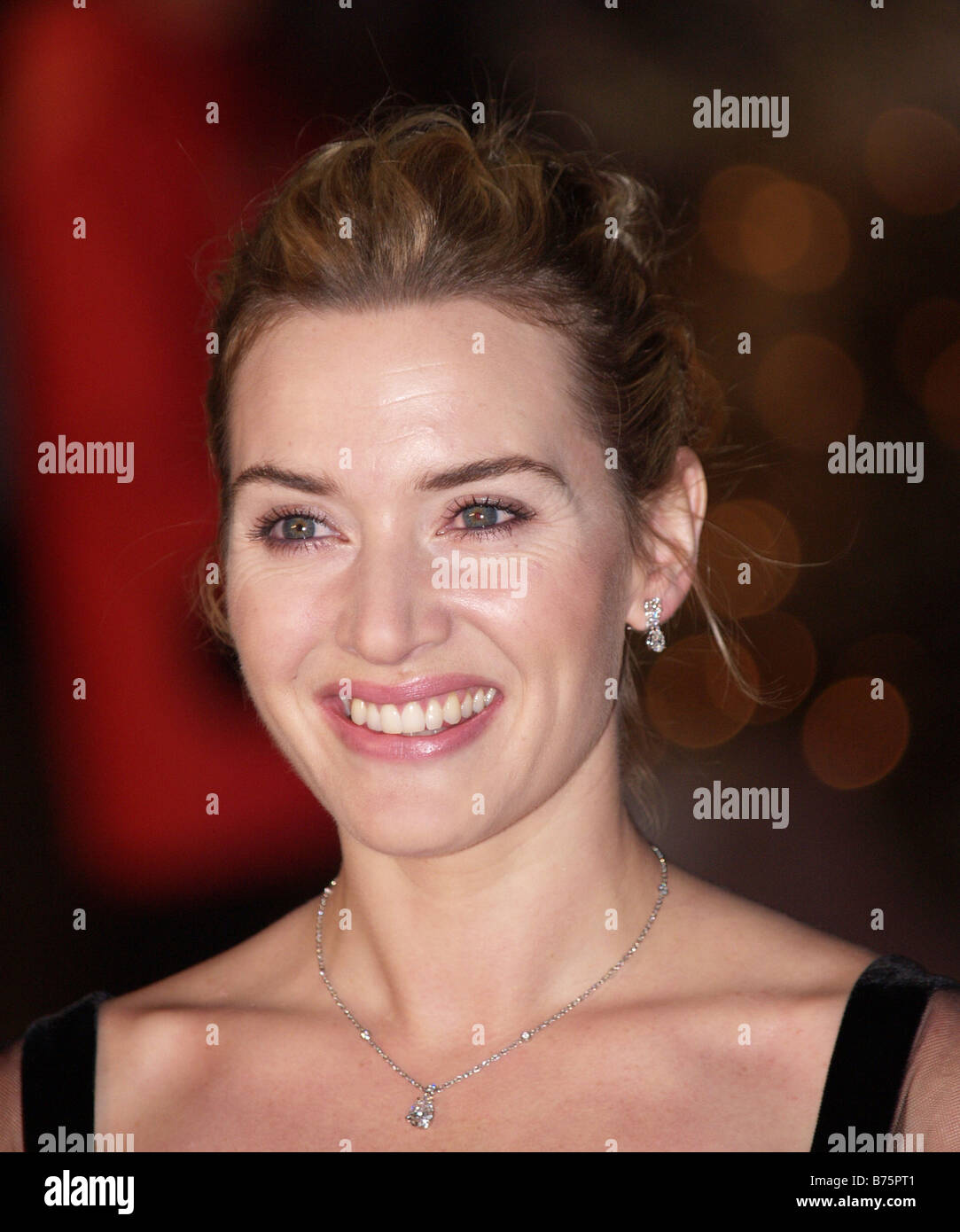 Den Urlaub Premier, Odeon, Lecester Square, London eingetroffen: Kate Winslet Stockfoto