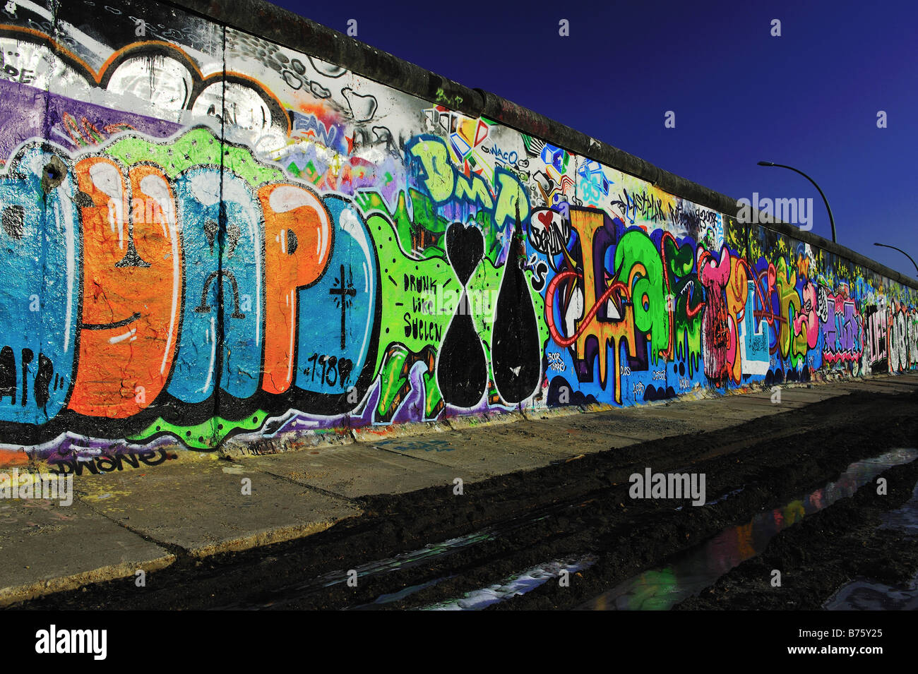 Berliner Mauer, Mauerfall, Teil der Berliner Mauer Kalter Krieg Reise historisches Berlin, Mauer, Kalter Krieg, historisch, Mauerfall, Architektur, Osten, DDR, Stockfoto