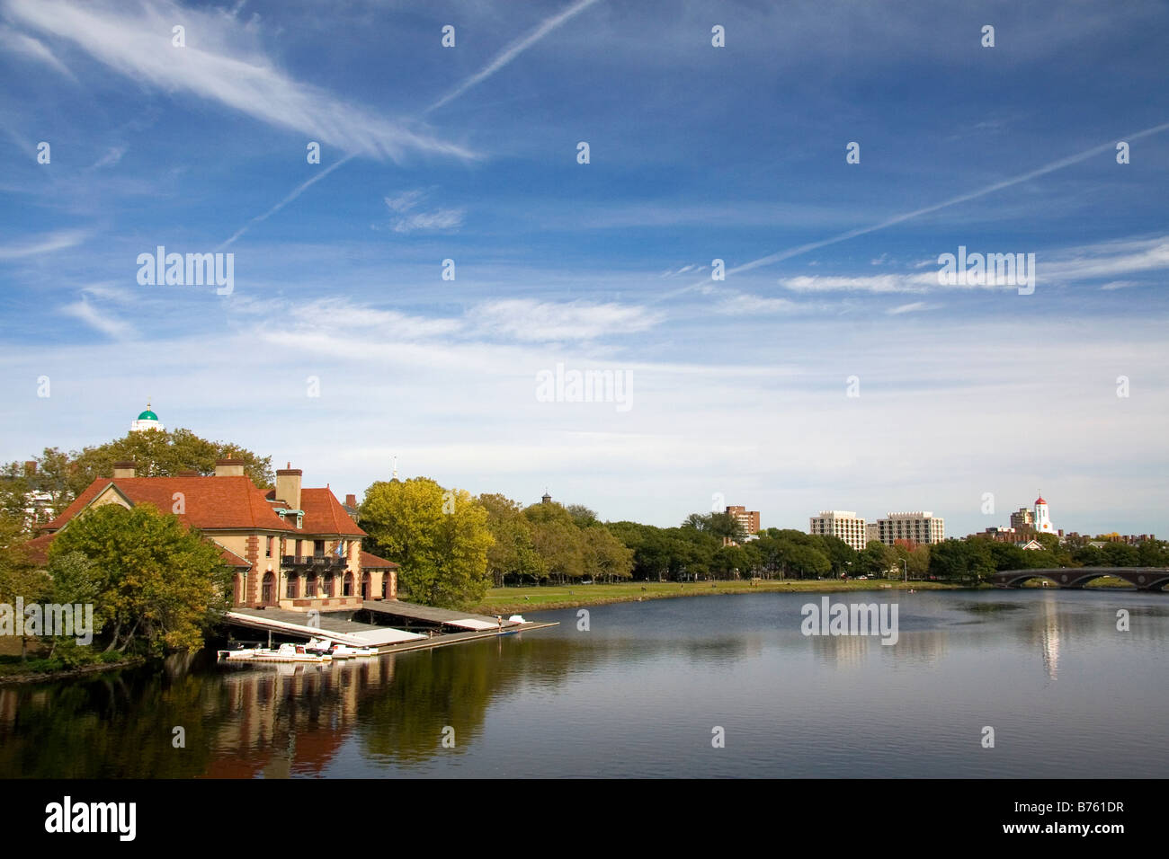 Bootshaus zu Schweißen ist ein Harvard Gebäude am Ufer des Charles River in Cambridge größere Boston Massachusetts, USA Stockfoto