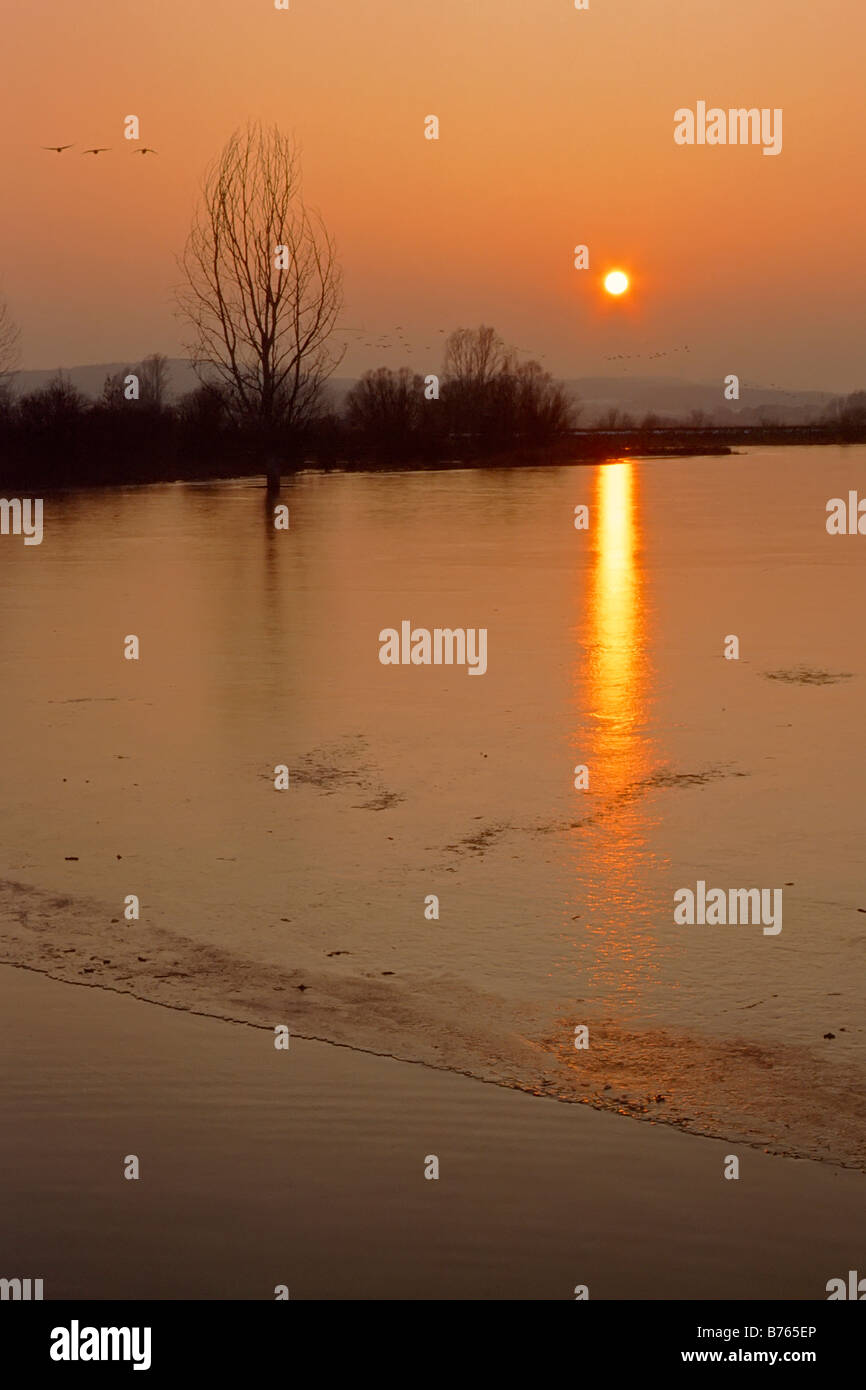 Altmuehlsee See roten Sonnenuntergang Franken Bayern Deutschland Mitteleuropa Sonnenuntergang Nachleuchten Stockfoto